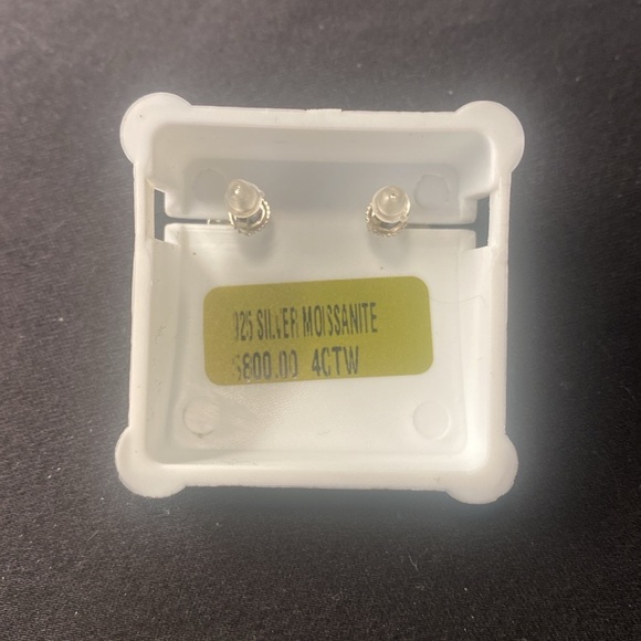 Massive lot of 100 pieces .925 silver with Zirconia, Moissanite, 10k gold - Picture 15 of 17